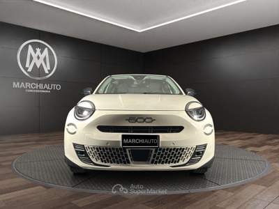 Fiat 600 Hybrid 110 CV DCT MHEV (Pack Comfort) Bianco usata Bastia Umbra