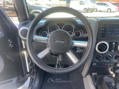 Jeep Wrangler Jeep Wrangler Unlimited 2.8 crd Sahara auto dpf Nero usata Terranuova Bracciolini