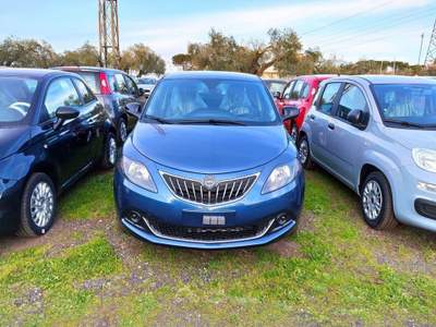 Lancia Ypsilon  - ypsilon 1.0 firefly hybrid silver s&s 70cv Blu/Azzurro usata Roma