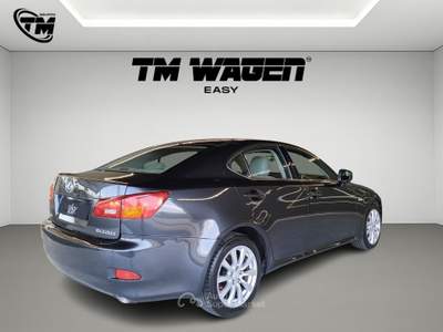 Lexus IS Berlina 2.2 Luxury Blu/Azzurro usata Pistoia