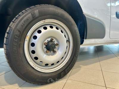 Mercedes-Benz Citan 1.5 111 CDI S&S Tourer Base (N1) *+IVA* Bianco usata Cassina de' Pecchi