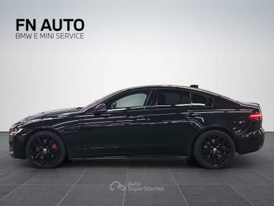 Jaguar XE AWD aut. Black Edition Nero usata Torino