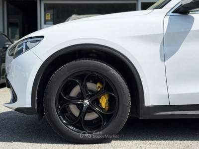Alfa Romeo Stelvio 2.2 Turbodiesel 210 CV AT8 Q4 B-Tech Bianco usata Besozzo