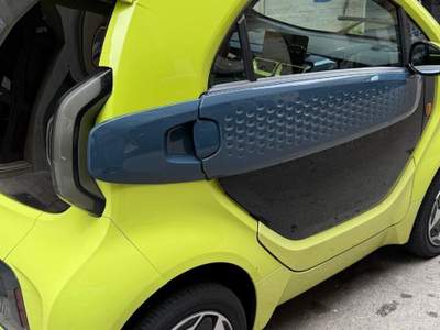XEV Yoyo 2023 ***3.000km*** Giallo usata Bari