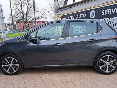 Peugeot 208 208 5p 1.6 bluehdi Allure 75cv Grigio usata Casoria