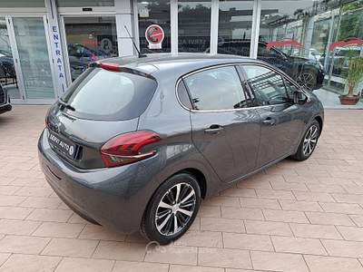 Peugeot 208 208 5p 1.6 bluehdi Allure 75cv Grigio usata Casoria