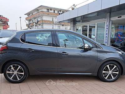 Peugeot 208 208 5p 1.6 bluehdi Allure 75cv Grigio usata Casoria