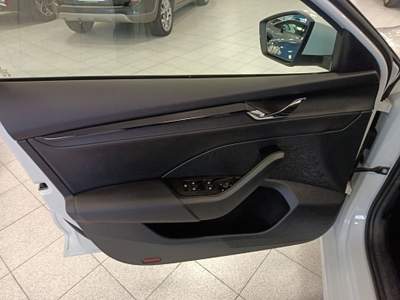 Skoda Octavia Octavia 2.0 TDI EVO SCR DSG Wagon Executive Bianco usata Villaga