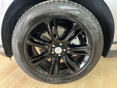 Land Rover Range Rover Velar 2.0 D I4 204 4WD Auto usata BARI