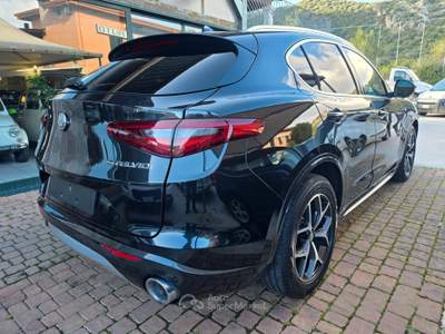 Alfa Romeo Stelvio AT8 Q4 T usata SINISCOLA