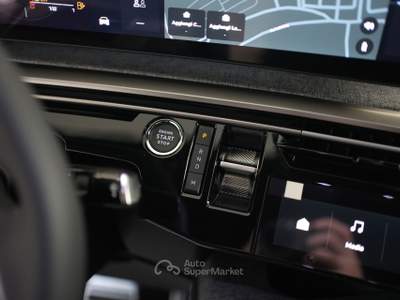 Peugeot 3008 Hybrid 136 e-DCS6 GT Grigio usata Pozzuoli