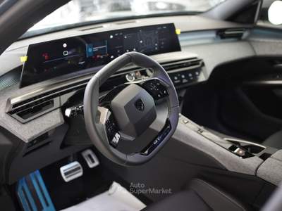 Peugeot 3008 Hybrid 145 e-DCS6 GT Nero usata Pozzuoli