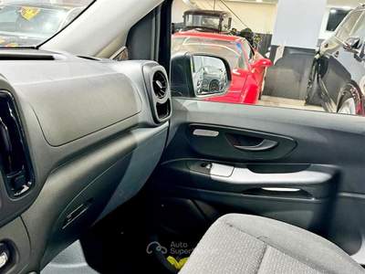 Mercedes-Benz Vito Vito Tourer XL doppie porte Nero usata Palermo