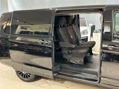 Mercedes-Benz Vito Vito Tourer XL doppie porte Nero usata Palermo
