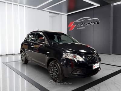 Lancia Ypsilon 1.0 firefly hybrid Silver Plus s&amp;s 70cv Blu/Azzurro usata Roma