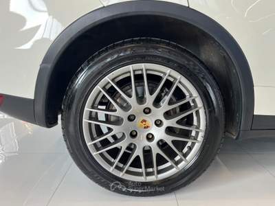 Porsche Cayenne 3.0 Diesel TETTO FULL OPTIONAL Bianco usata Agliana