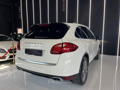 Porsche Cayenne 3.0 Diesel TETTO FULL OPTIONAL Bianco usata Agliana