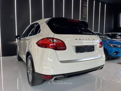 Porsche Cayenne 3.0 Diesel TETTO FULL OPTIONAL Bianco usata Agliana