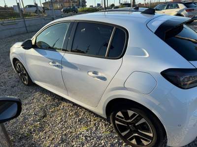 Peugeot 208 5p - allure puretech 100 s&s Bianco usata Fisciano