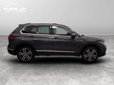 Volkswagen Tiguan 2.0 TDI SCR Elegance 4Motion DSG Grigio usata Lucca