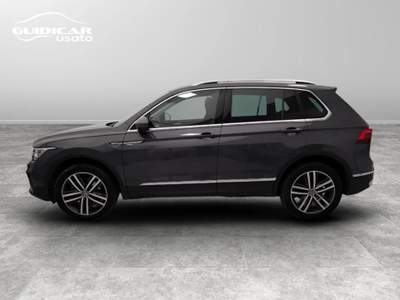 Volkswagen Tiguan 2.0 TDI SCR Elegance 4Motion DSG Grigio usata Lucca