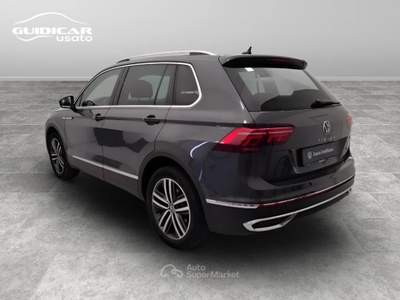 Volkswagen Tiguan 2.0 TDI SCR Elegance 4Motion DSG Grigio usata Lucca
