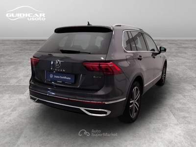 Volkswagen Tiguan 2.0 TDI SCR Elegance 4Motion DSG Grigio usata Lucca