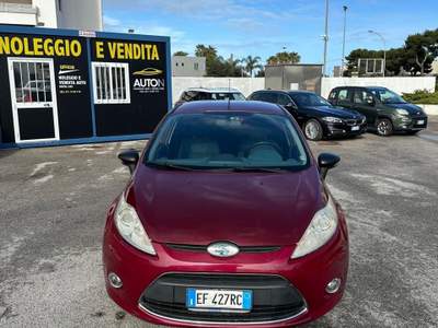 Ford Fiesta 5 porte Bz.- GPL Titanium Rosso usata Monopoli
