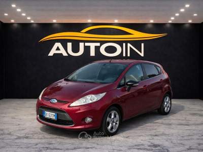 Ford Fiesta 5 porte Bz.- GPL Titanium Rosso usata Monopoli