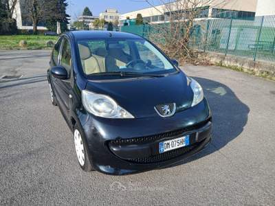 Peugeot 107 neopatentati Nero usata Massa