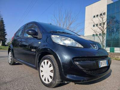 Peugeot 107 neopatentati Nero usata Massa