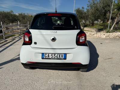 Smart ForFour Passion Bianco usata manfredonia