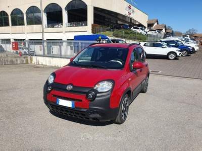 Fiat Pandina 1.0 FireFly 65 CV Hybrid Cross Rosso usata Medesano