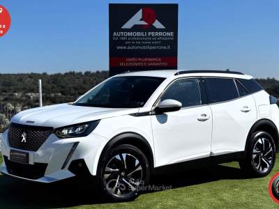 Peugeot 2008 1.5 BlueHDi 110cv  Allure Bianco usata Castellaneta