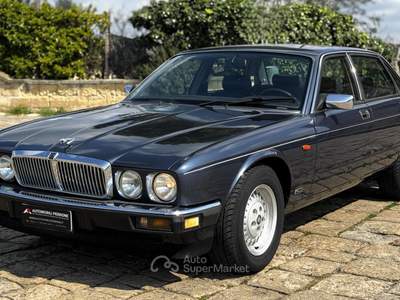 Jaguar XJ 3.2 cat. Manuale  Iscritta ASI Blu/Azzurro usata Castellaneta