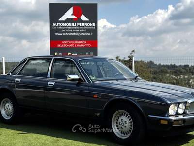 Jaguar XJ 3.2 cat. Manuale  Iscritta ASI Blu/Azzurro usata Castellaneta