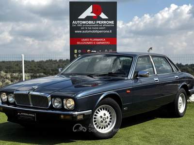 Jaguar XJ 3.2 cat. Manuale  Iscritta ASI Blu/Azzurro usata Castellaneta