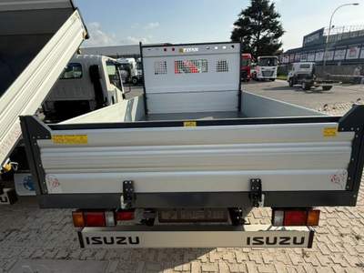 Isuzu M21 T H 1.9 TDI PL-RG Cabinato Bianco usata Lariano