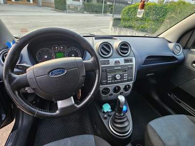 Ford Fiesta Ottime condizioni generali. Grigio usata Rosà