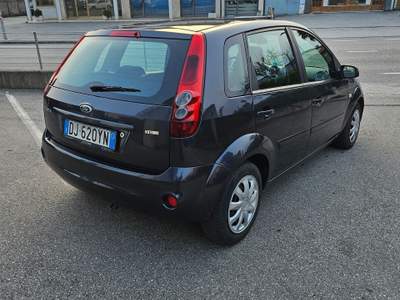 Ford Fiesta Ottime condizioni generali. Grigio usata Rosà