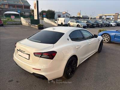Maserati Ghibli 3.0 V6 Modena S Q4 430cv auto Bianco usata Cava Manara