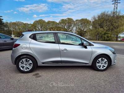 Renault Clio Clio TCe 12V 75 CV 5 porte Business Grigio usata Ferrara