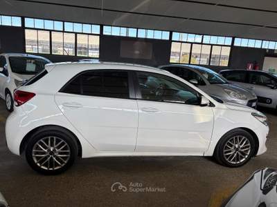 Kia Rio 12V 74KW 101CV Cool NEOPATENTATO usata Sommacampagna