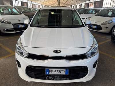 Kia Rio 12V 74KW 101CV Cool NEOPATENTATO usata Sommacampagna