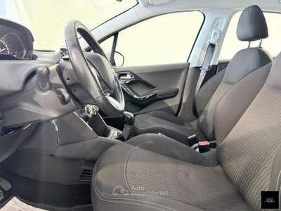 Peugeot 208 BlueHDi 75 5p. Active usata San Giuseppe Vesuviano