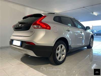 Volvo V40 Cross Country D2 Summum usata San Giuseppe Vesuviano