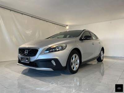 Volvo V40 Cross Country D2 Summum usata San Giuseppe Vesuviano
