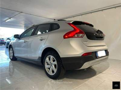 Volvo V40 Cross Country D2 Summum usata San Giuseppe Vesuviano