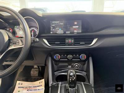 Alfa Romeo Stelvio 2.2 T.diesel 180CV AT8 RWD Exec. Blu/Azzurro usata San Giuseppe Vesuviano