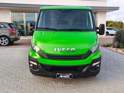 Iveco Daily 35S14 Furgone Medio Tetto Basso Gancio traino Verde usata San Michele Salentino
